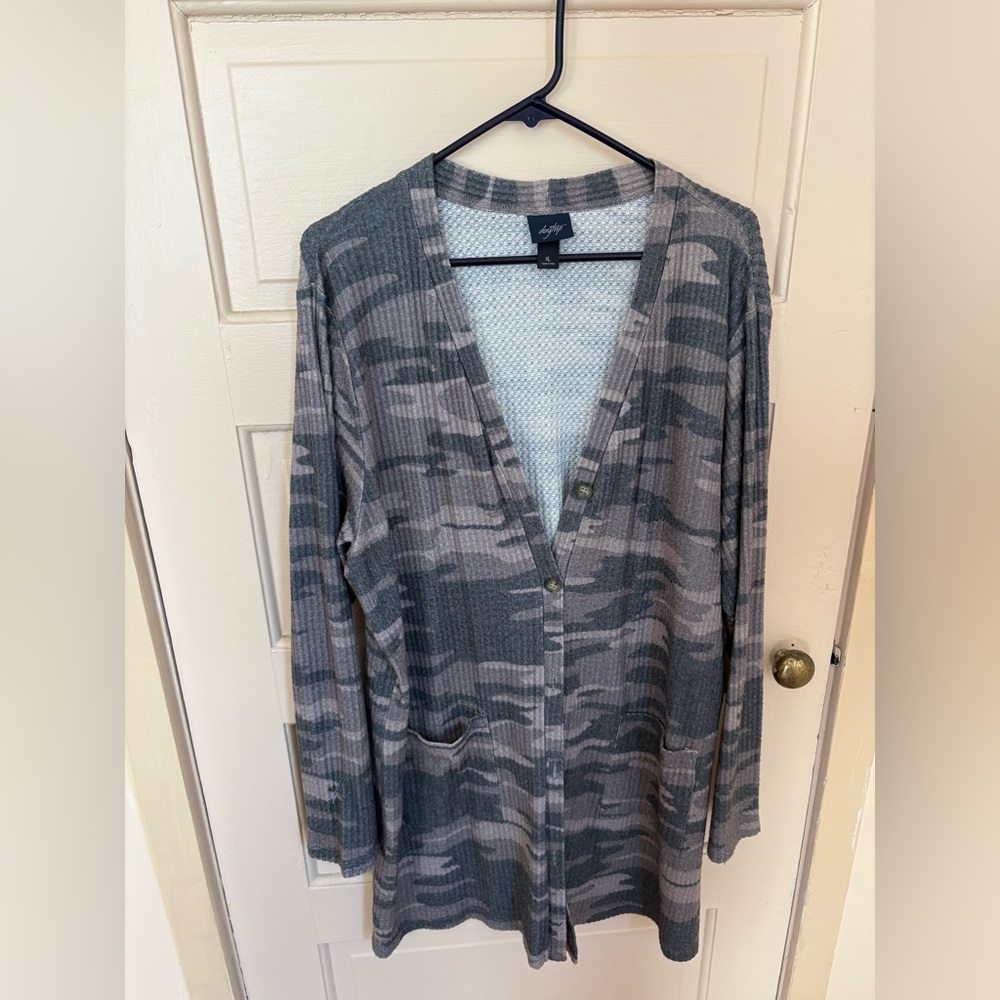 BKE Gray Camo Cardigan